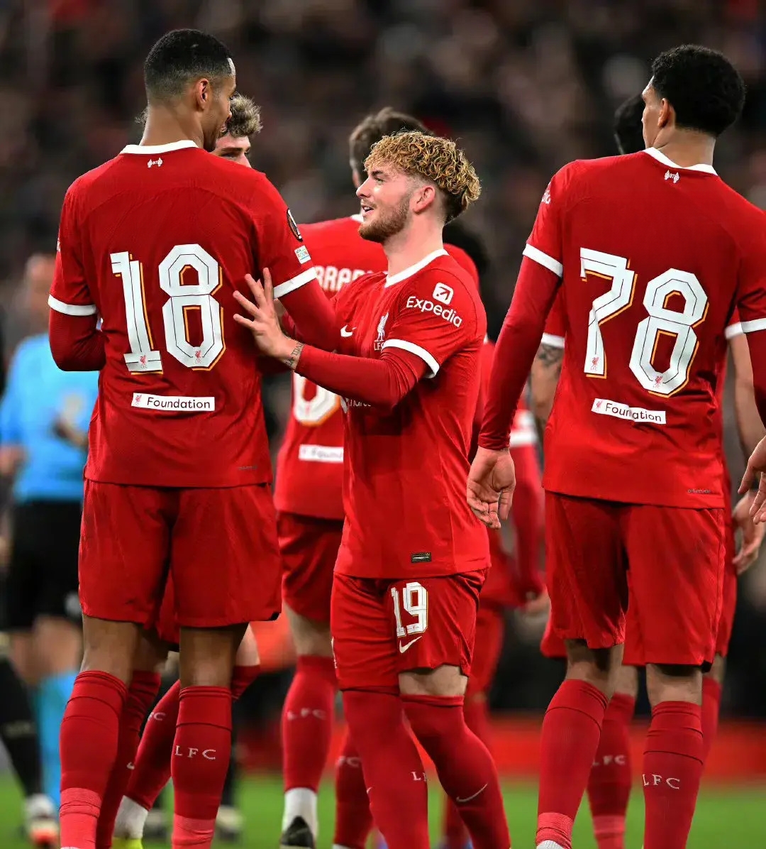 利物浦训练开放日，今夜外线爆发引欢呼，欧联在即，更衣室氛围转暖(利物浦打法特点)-开云